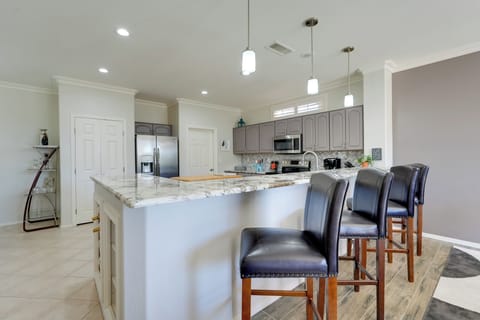 Kitchen | Blender | Coffee Maker | Cooking Basics Provided