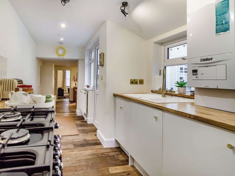 Kitchen | The Yellow Cottage On The Hill, Framlingham