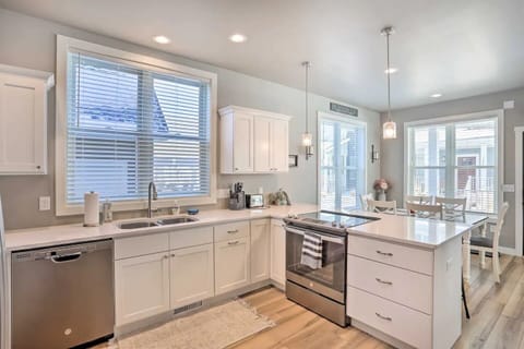 Kitchen | Main Level | Cooking Basics | Coffee Maker | Blender | Toaster