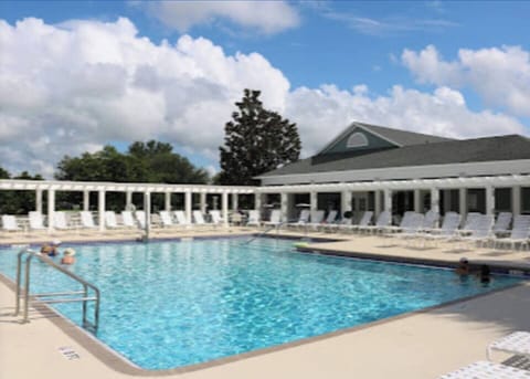 Saddlebrook Rec Center Pool