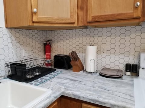 Fire extinguisher, toaster, dish rack