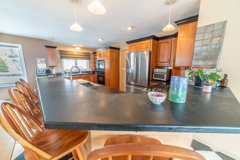 Beautiful kitchen all appliances provided