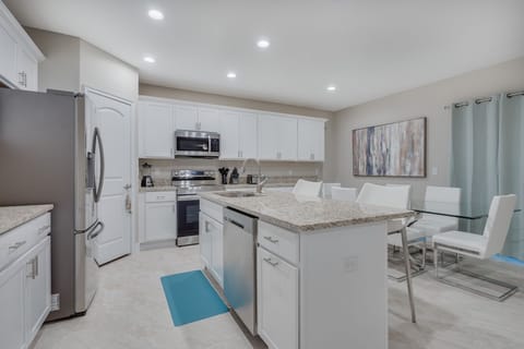 Fully stocked kitchen for all your cooking needs