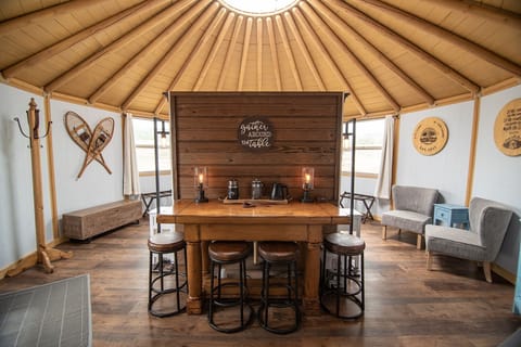 Master Cabin Breakfast Nook