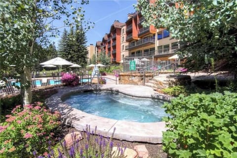 Lion Square Lodge