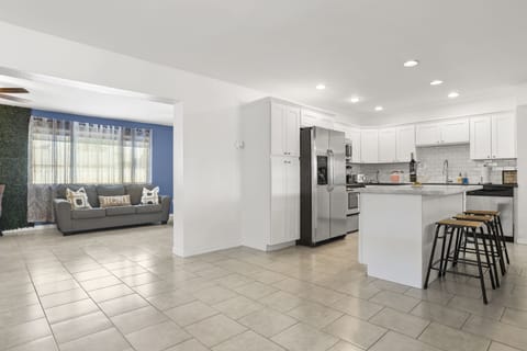 Open kitchen floorplan