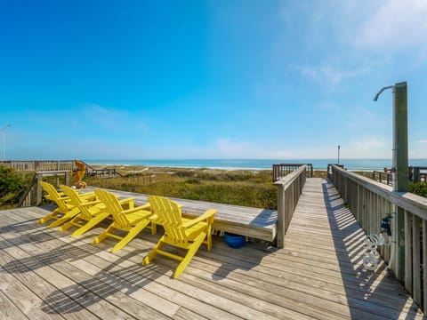 Welcome to First Light - Sun Deck, Private Walkway