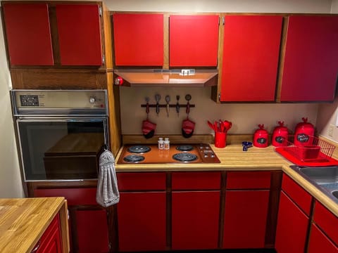 9ed60d29-6a28-4ba9-b0cf-f053baa3af14