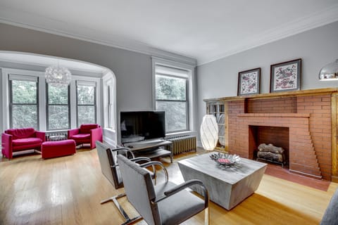 Flooring, Living Room, Room, Indoors, Couch