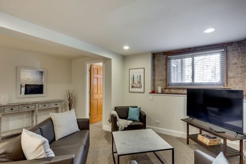 Living Room, Room, Indoors, Furniture, Couch