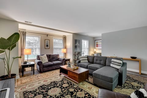 Living Room, Room, Indoors, Couch, Furniture