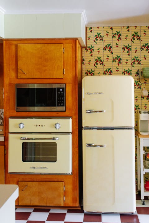 Oven and Fridge