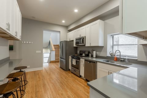 Flooring, Floor, Room, Indoors, Hardwood