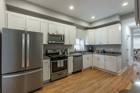 Room, Indoors, Flooring, Kitchen, Microwave