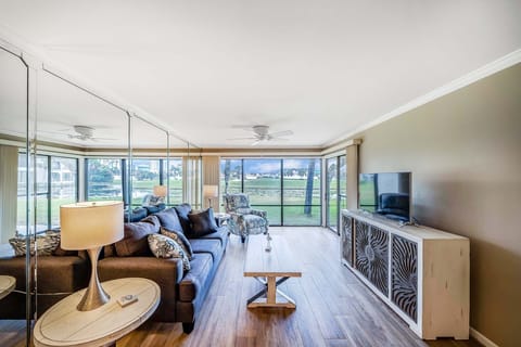 Edgewater Golf Villa 303 - The Salt Life Escape