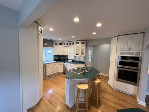 Kitchen Island - Main Level