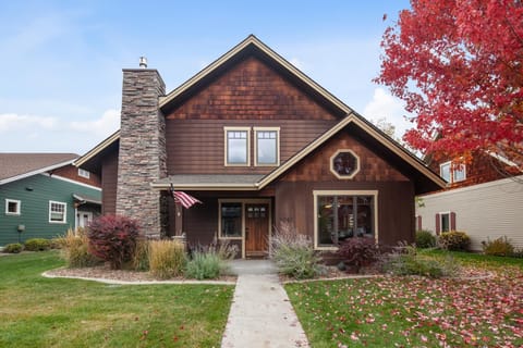 Front view of The Portage Paradise