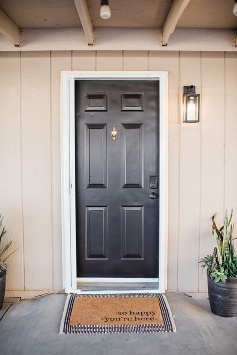 Circle B Guest House (662)