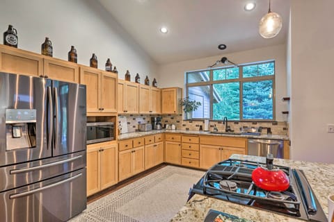 Kitchen | Trash Bags | Paper Towels