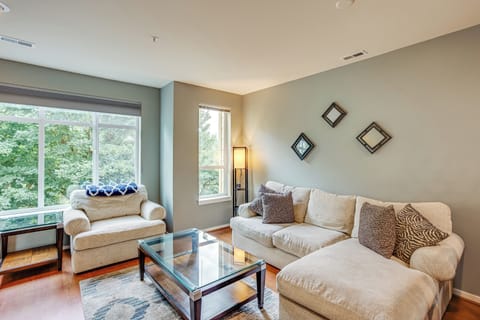 Issaquah Vacation Rental | 2BR | 2BA | Stairs Required to Enter | 1,200 Sq Ft