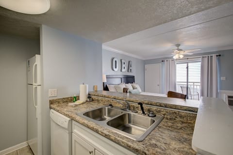 Natural light flowing into studio. 