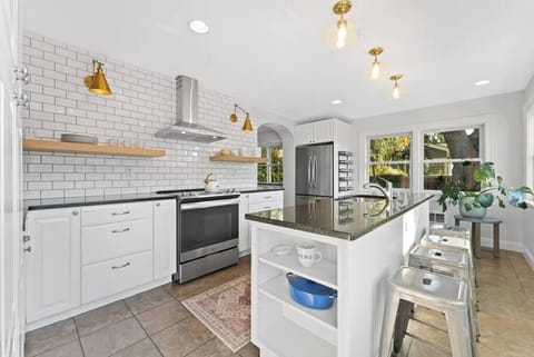 Chelan Chateau Kitchen 