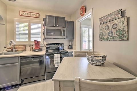 Kitchen | Pots & Pans | Cooking Utensils | Slow Cooker | Dishware & Flatware