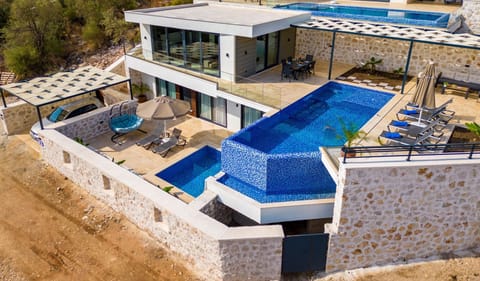 Brand new Villa Adamo in Kalamar Bay