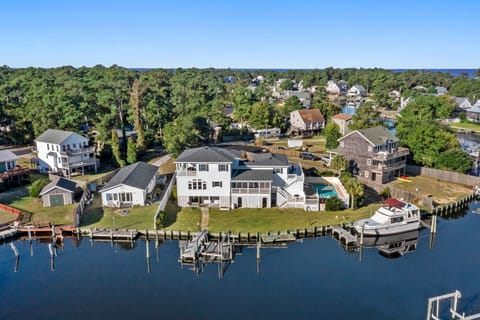 CH104: Inlet Palms | Back Exterior