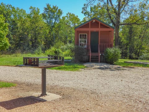 Kozy Kabin #1 and BBQ grill