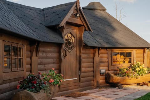 Start planning your 2026 family holidays now by discovering the unmatched charm of Rokis Holiday Home located in Pentney Lakes, Norfolk; a unique 8 berth, dog-friendly holiday home, and provide an exceptional setting for creating cherished memories.