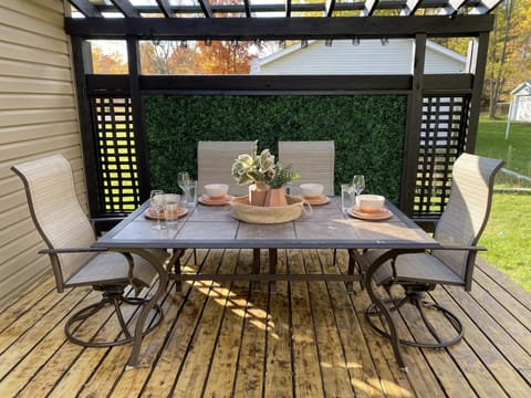 Outdoor dining