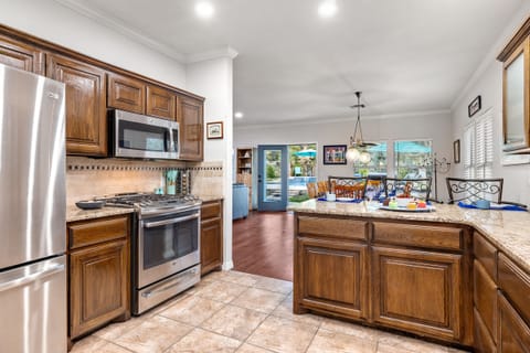 Stainless Steel Appliances - Gas Range with Convection Oven