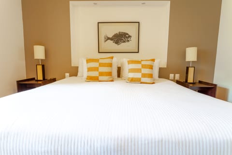 Condo - Image 2