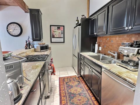 Make anything in this gourmet kitchen well stocked with cooking basics, coffee, tea.