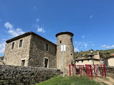 Gîte des Serves apparently 40m2 Chavanay 5 people Apartment in Auvergne-Rhône-Alpes