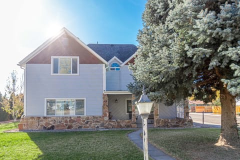 Spacious, sunlit, and surrounded by nature—this cozy retreat is made for family bonding and relaxation.