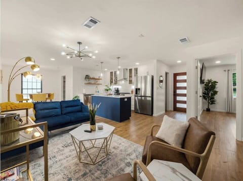 Open floor plan living room and kitchen area
