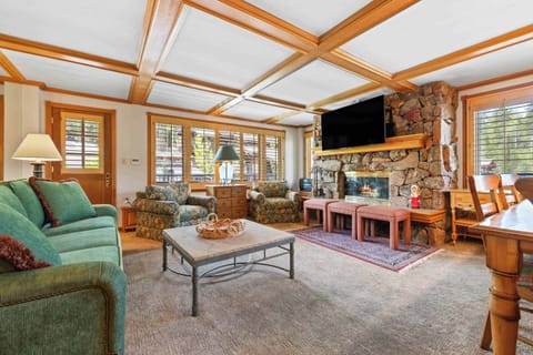lodgetower-599-7646_52098539303_o