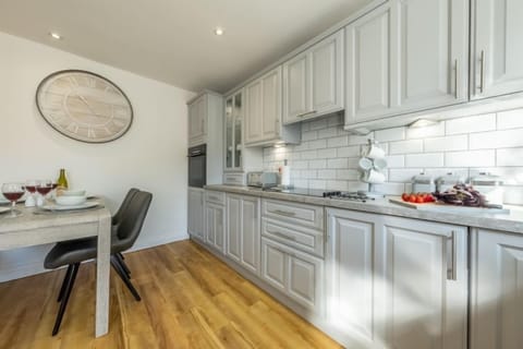 Ground floor: There is ample storage space in the kitchen