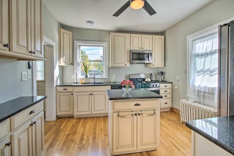 Kitchen | Coffee Maker | Hot Water Pot | Spices | Dishwasher