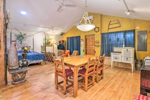 Dining Area | Free WiFi