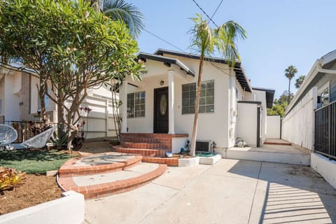 Welcome to your home away from home! 🏡✨ Our front house is ready to make your stay as comfortable and inviting as possible.