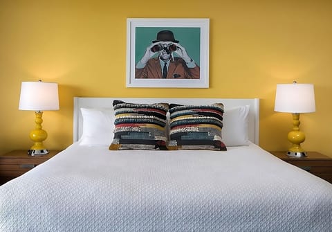 Unit w/ Queen Size Bed. Exact unit will be assigned upon arrival. Views, colors, and decor may vary