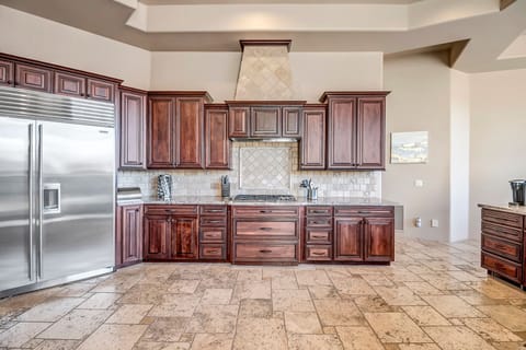 Fully Equipped Kitchen with High-end appliances