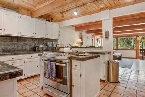 Island with gas range