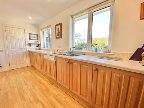 counter work tops and dishwasher at Pen Wethers, Rock, Cornwall, PL27 6LD