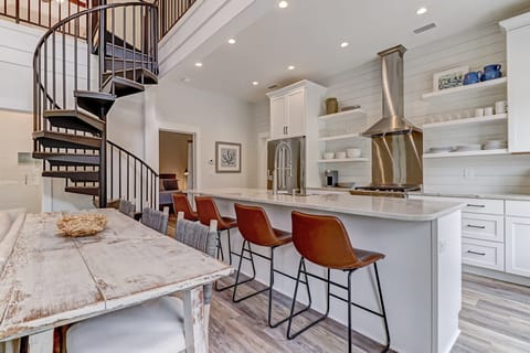 Fabulous Chef's Kitchen has Table Seating for 3 and Counter Seating for 4