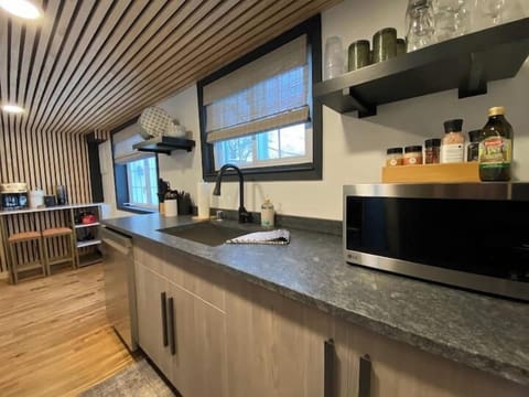 731cb9a2 06b5 4478 a58a 4bda2a587af7