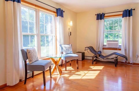 Relax and enjoy all the seating options in this spacious living room